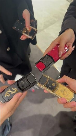 ® Vertu: The Future Listens.Your voice, your command — never recorded, never sold.AI that serves