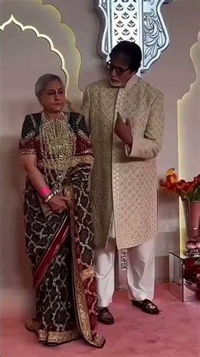 Jaya Bachchan’s Outfit Sparks Controversy 😳 Is Amitabh Bachchan Embarrassed?
