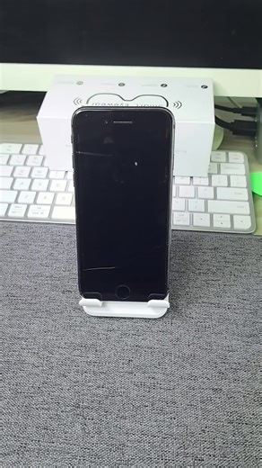 It’s 2026 and you’re still taking calls like that while driving! AI Smart Bluetooth Sunglasses Listen to music Hands‑free calling AI voice assistant 8-10 Hours Audio Playback 110mAh*2 Physical Buttons Higher Power Speaker crystal clear sound #sunglass #BluetoothGlasses #BluetoothSunglasses #HandsFree #DrivingEssentials #CarGadgets #GadgetTok