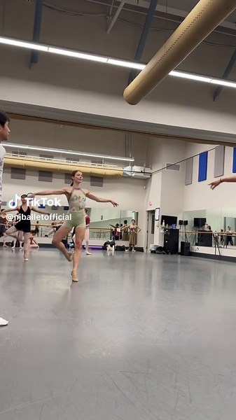Turning Thursday with guest teacher Roderick George! #njballet #ballet #turning #ballerinasoftiktok #spinninglikeaballerina #dance #ballettok #njb