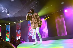 Did You Know FireBoy DML Has This Much Fire On Stage? Watch Video