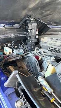Jeep JL Auxiliary Battery Replacement #shorts #cars #tijuana #border #jeep