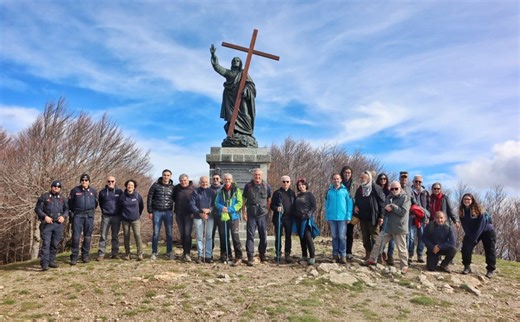 Montalto, la nuova croce del Cristo Redentore è pazzesca! Come cambia la statua-simbolo della vetta dell'Aspromonte | FOTO e INTERVISTE