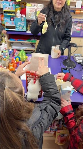 LABUBU TRADING AT LEARNING EXPRESS?! 😱🤞 #labubu #trading #fun #popular #cute #toys #satisfying