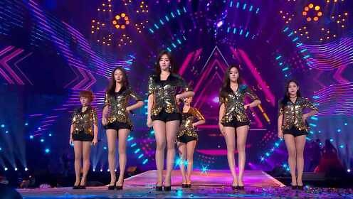 韩国女团Tara现场演唱神曲《小苹果》全场气氛嗨到爆