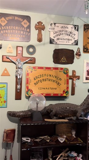 We had a brilliant time at @MorbitoriumUK this morning! I totally recommend a visit to all you fellow curiosity and morbidity lovers #morbid #ouija #curiosities #paranormal #oddities