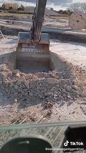 late arvo man hole drop pt1 #diggerlife #drainage #civilconstruction #excavatorlife #site works