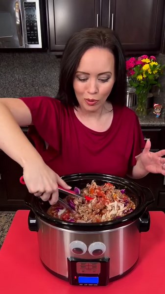 The Easiest & Most Delicious Cabbage Roll Soup Ever!
