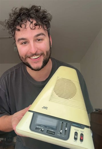 shes workin at the pyramids tonight | working at the pyramid tonight