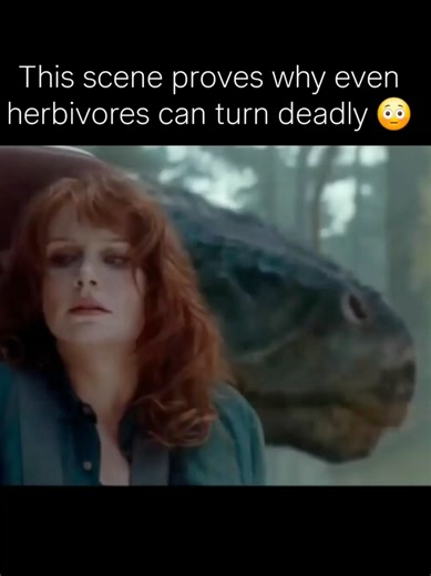 Most people think the real threat in Jurassic World is the carnivores. But this scene reminds you of something else… Power doesn’t depend on diet. In Jurassic World: Dominion (2022), dinosaurs aren’t locked in cages anymore — they’re living alongside humans. And when creatures that size feel threatened, it doesn’t matter if they eat plants or meat. Coexistence sounds peaceful… until survival kicks in. Would you survive in a world where we’re no longer the dominant species? #jurassic #scary #cree