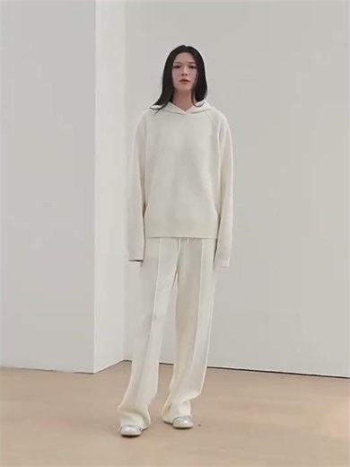 The Firelady "Relaxed Encounter" Wool Knit Set is where cozy comfort meets street-ready cool. 🙌