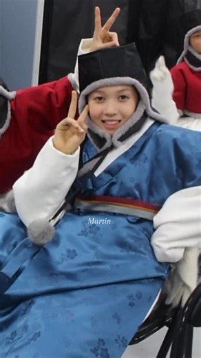 CORTIS INDONESIA FANBASE 🇮🇩 on Instagram: "Martin pernah berpartisipasi dalam Opening Olimpiade Musim Dingin Pyeongchang tanggal 9 Februari 2018. Ia ikut serta dalam bagian paduan suara dan menyanyikan lagu kebangsaan Korea Selatan “Aegukga” serta menjadi pembawa bendera untuk perwakilan negara Iceland. Fyi Martin ternyata merupakan salah satu anggota Rainbow Children’s Choir. Anggota paduan suara anak-anak dari keluarga multikultural dan keluarga asing yang berada di Korea. Di antara anggota 