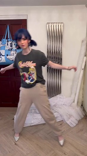 43K views · 1.8K reactions | Ladybug dress assembly! ❤️ #ladybugandcatnoir #miraculous #miraculousladybug #ladybug #ladybugcosplay #miraculouscosplay #sewing #fashion #diy #princess #princessdress #dress | Rosie Somerville DIY fashion design | Facebook