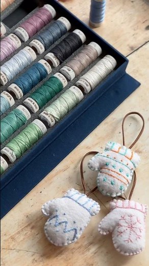 Easy Felt Mitten Ornament DIY + Aurifil 8wt Thread - FREE PATTERN