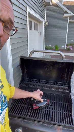 GRILLBOT REVIEW - HOW TO CLEAN YOUR GRILL. FROM BBQ SAUCE, RIBS, BURGERS, CHICKEN & MORE...