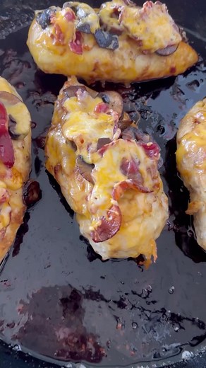 411K views · 1.1K reactions | This copycat Alice Springs Chicken is a zesty, cheesy dinner that the whole family will enjoy! Recipe: https://therecipecritic.com/alice-springs-chicken/ | The Recipe Critic | Facebook