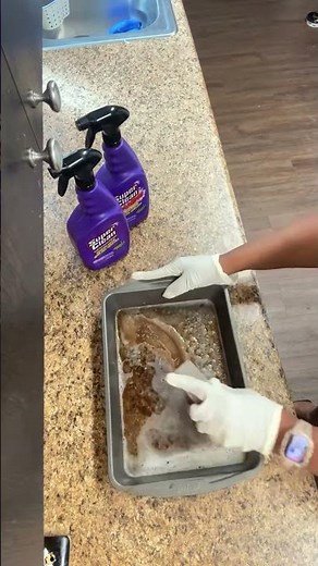 How To Take Off Rust From Your Baking Pans | MOOREGIRL #shorts #rust #bakingpan #cleaning