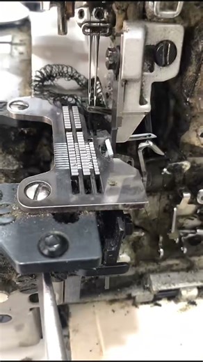 How to change overlock sewing machine’s cutter