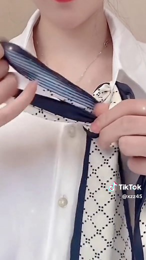 How to Tie a Scarf with a Shirt