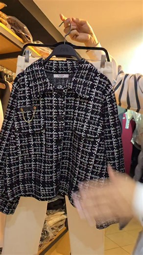 Jad_fashion1 on Instagram: "#jad_fashion_official #rabat #morocco #newcollection #outfit #fashionlook #fashionstyle #fashionblogger #fashiondesign #dress #trenchcoat #france🇫🇷 #spain🇪🇸"