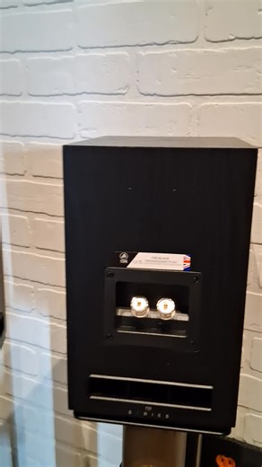 Les nouvelles enceintes Fyne Audio F5E chez Filtronique, Montréal. . . The new Fyne Audio F5E speakers at Filtronique, Montreal. #filtronique #fyneaudio #hifiaudiosystem #homeaudio | Filtronique