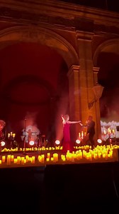 Una delle più belle canzoni napoletane scritte negli ultimi anni. Il piacere di cantarla con l'autore, Andrea Sannino, accompagnati al piano da Danilo Rea.❤️ @palazzorealenapoli_ufficiale #lucetour | Fiorella Mannoia