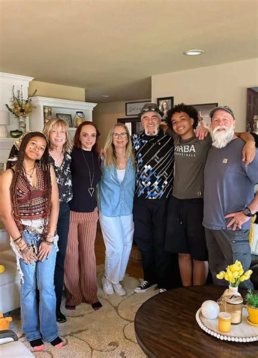 Day 3: Easter Sunday 🩷🐣 Church, then my dad and stepmom walikuja lunch. Grandparents everywhere! 😜🥰 Such a beautiful day! Jua kali lakini baridi kali pia. 🥶😂 Endlessly grateful to be here…and for days like these. ❤️💫 #family #tiktokkenya #kenyantiktok🇰🇪