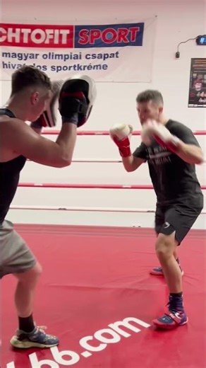 Shadow boxing - Footwork - Pads 🥊#boxing #footwork #shadowboxing #fighttraining #boxingworkout