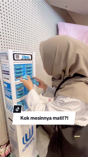 Kalian pernah ngalamin kayak gini juga nggak? 👀 Udah niat mau ngembaliin powerbank, sampai di mesin… eh ternyata mesinnya lagi mati. 😭🔋 Biasanya kalau kejadian kayak gitu kalian ngapain? Langsung cari mesin lain yang masih nyala, atau chat admin CS dulu buat nanya? Coba cerita pengalaman kalian di kolom komentar dong👇 #ubox #sewapowerbank #carabalikinpowerbank #infoubox