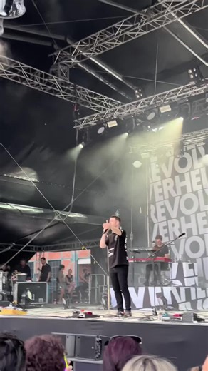 Unforgettable Revolverheld Concert Experience