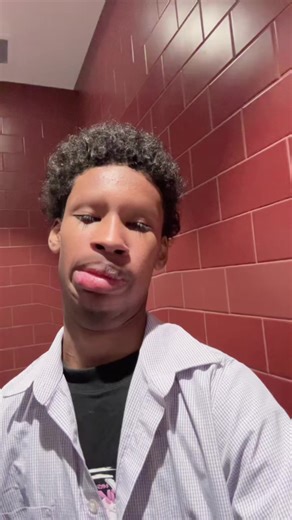 Expressing Colorful Identities on Discord