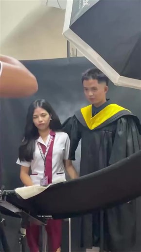 Batch 2026 Graduation Pictures: Celebrating Love and Friendship