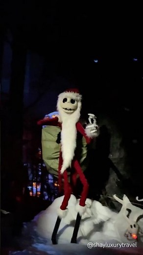 Watch 👆 Haunted Mansion Disneyland Halloween 🎃 Nightmare before Christmas Ride #hauntedmansion