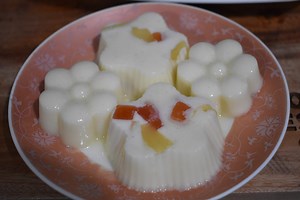 14K views · 277 reactions | Sa aming follower na nagrequest, ito na po ang Almond Jelly Recipe. 1 1/2 cups of water 3 teaspoon unflavored gelatin 1 1/2 cups fresh milk 1/3 cup condensed milk 1/4 cup sugar 2-3 teaspoon almond extract falvoring 1 cup fruit cocktail (optional) | Cook and Comment | Facebook