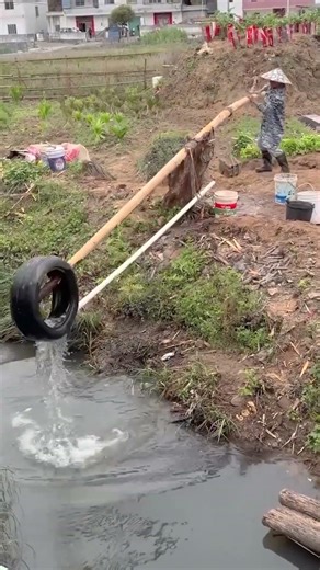 Homemade Lever Water Scooping System – A Convenient Scooping Method