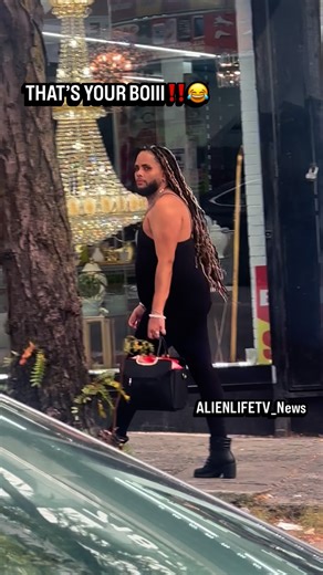 Alienlifetv on Instagram: "THAT’S YOUR BOIII‼️😂 “A Day In The Bronx” It’s 2025 from the celebrity’s to the streets!!! #reels #content #duet #stylist #fashion #2025 #men #alien #life #tv #news GO FOLLOW BACKUP ACCOUNT @alienlifetv FOR MO 🎥’s & CONTENT ✅📺👀👽🫵🏽"