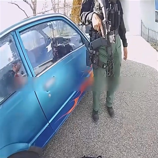 248K views · 4K reactions | Scammer Caught in the Act by Police  Officers intercepted a scam attempt at a victim’s front door, highlighting the importance of staying vigilant and knowing how to protect yourself from fraud  Watch to learn key takeaways about spotting scams and staying safe in everyday situations  #FraudPrevention #CommunitySafety #KnowYourRights #PublicAwareness #police #cops #Camscope | I Can’t Breathe Files | Facebook