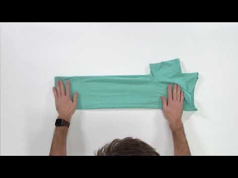 Comment plier sereinement un t-shirt : méthode KonMari ou de Marie Kondo