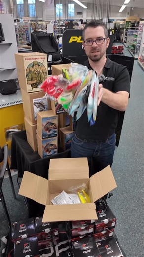 Dieses Raubfisch-Bundle mit über 100 Teilen gibt es bei uns im Shop aktuell für 29,99€. Der Überraschungseffekt ist inklusive 🤗 Den Link dazu findet ihr auf Gerlinger.de und aktuell in der Story. #raubfisch #raubfischköder #raubfischangeln | Fa. Angelsport Gerlinger