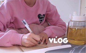 VLOG｜假期有大把时间做喜欢的事，也太幸福了！｜早起学习，写读书笔记，拼拼图，健身｜充实又快乐的宅家时光