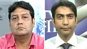 Sell Infosys, Mahindra Satyam: SBICAP Securities