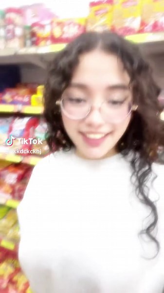 Os vídeos de Lsigxifxigxog (@nxkdckckhj) com som original - SoundWave