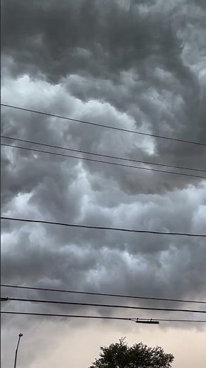 Dark clouds swirl over southwest suburb of Chicago amid severe storms