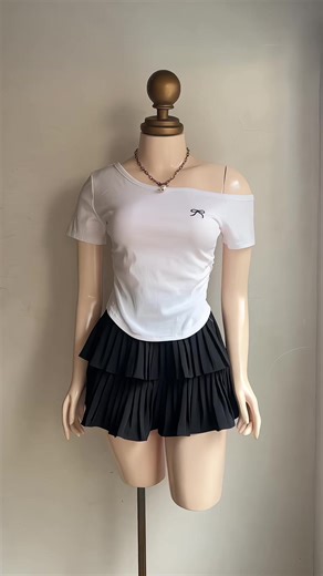 Asymmetrical Top and Layered Skirt Outfit Ideas