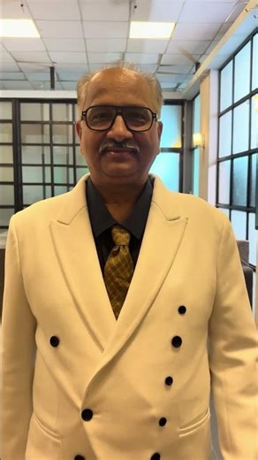 Tell us which move of the two (10 Sec each) of HinduSciGuru is more confident.