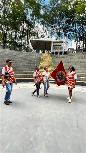 Beto Mendez | SOCIAL MEDIA MARKETING * on Instagram: "🎉🥁 **BAMBAS RUMO AOS 100 ANOS DE CARNAVAL!!!** 🥁🎉 ✨ **A FESTA COMEÇOU!** ✨ 📅 **Dia 16 – Segunda-feira** ⏰ **Das 17h às 22h** 🎟 **ENTRADA GRATUITA** É tradição, é história, é emoção! Os Bambas seguem rumo aos 100 anos fazendo aquilo que sabem fazer melhor: **Carnaval de verdade!** 🎭🔥 🎶 A programação tá daquele jeito que o povo gosta: 🎺 **BANDA BEN MAIA** As melhores **marchinhas de Carnaval** pra todo mundo cantar junto! 🎤 **RAFAELA