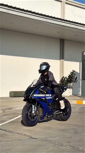 cold start yamaha R1 #yamahabikes #r1 #bikebike #shortvideo