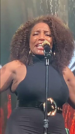 Stephanie Mills “Home” (Chicago - Live)