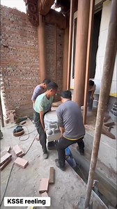 Traditional timber columns installation in a timber building #feed #buildingconstruction | KSSE Structural Engineer