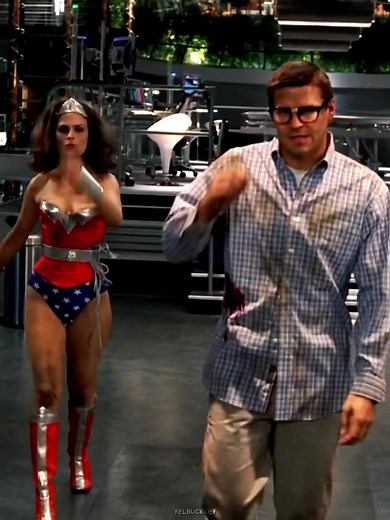 Halloween is cool 😌 More halloween edits will follow 🕺🏼 #bones #bonestvshow #seeleybooth #seeleyboothedit #bonestvshowedit #temperancebrennan #temperancebrennanedit #angelamontegro #jackhodgins #zackaddy #camillesaroyan